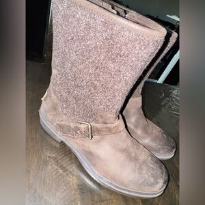 UGG Brown Winter Boots with Suede Finish